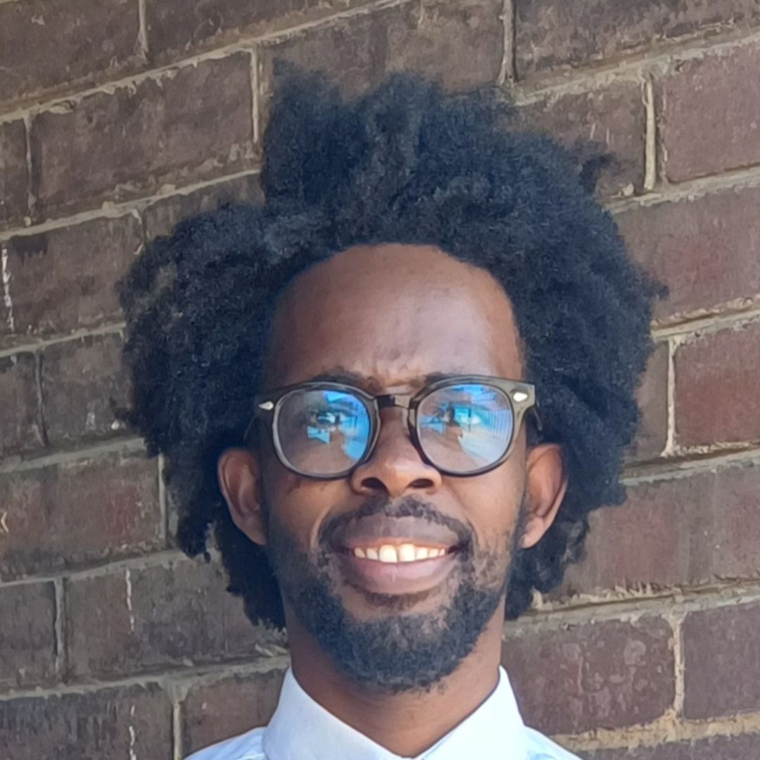 Mpho Tau